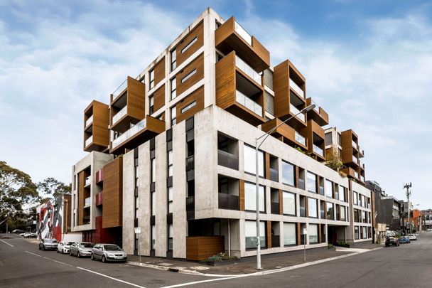 Style Meets Convenience: Two Bed Near Swinburne - Photo 1