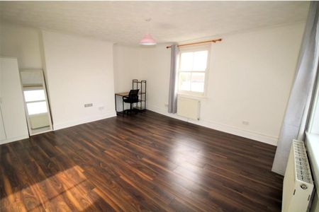 5 bedroom semi-detached house to rent - Photo 5