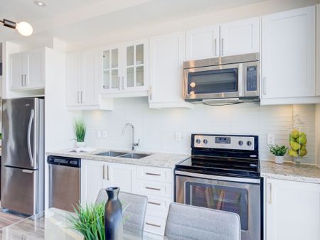 For Lease - 1003 Queen Street Unit# 302, Toronto, Ontario - Photo 2