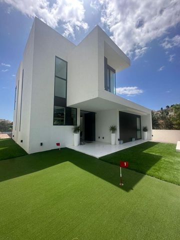 Luxury Villa for rent in Benalmádena, Spain - Photo 3