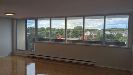 For Lease - 5348 Lakeshore Road Unit# 510, Burlington, Ontario - Photo 2