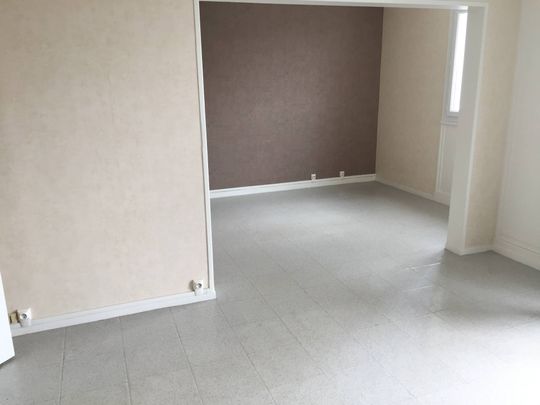 TILLIERES SUR AVRE - T4 de 80 m² - Photo 1