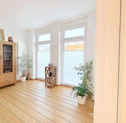 Ca. 118 m² große 4- Zimmer- Erdgeschosswohnung mit Terrasse, 2 Tageslichtbäder in Helfe - Photo 1