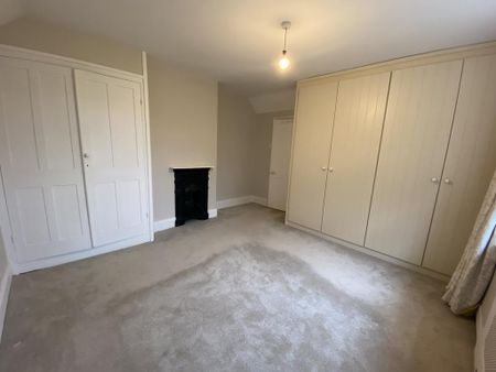 4 bedroom detached house to rent - Photo 3