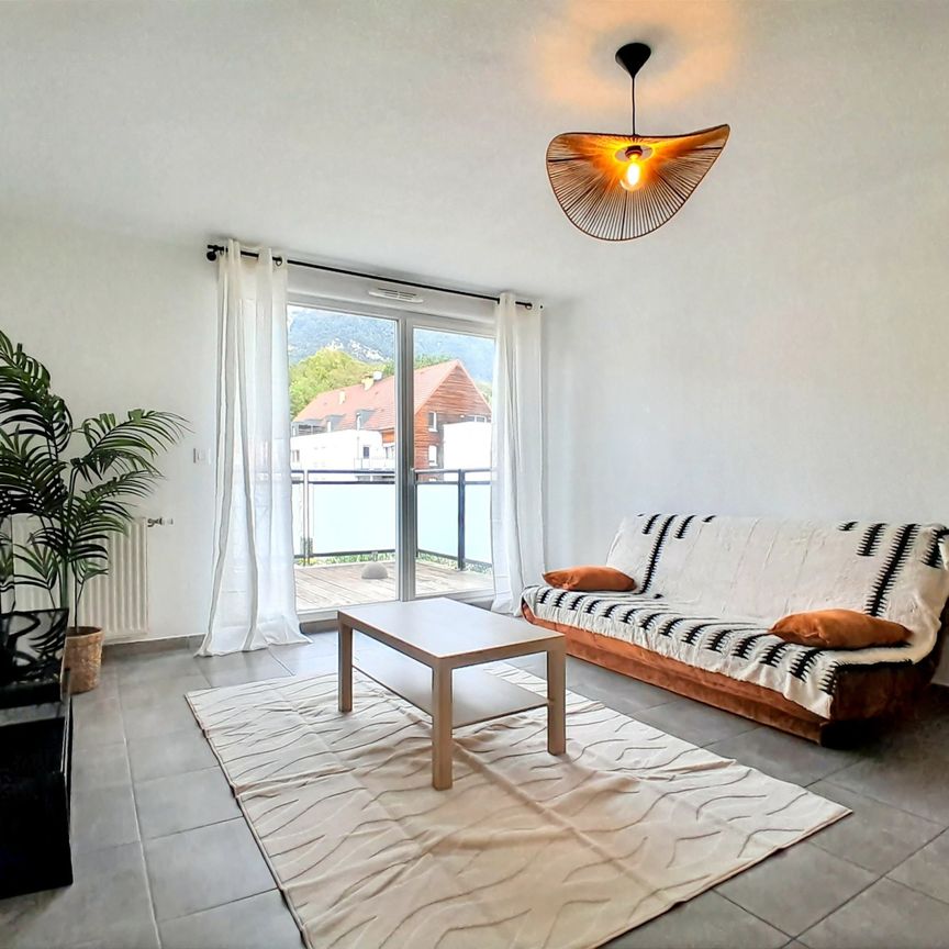 T2 MEUBLÉ – 47,03 m² – BONNEVILLE – BALCON, PISCINE & PARKING EN SOUS-SOL - Photo 1