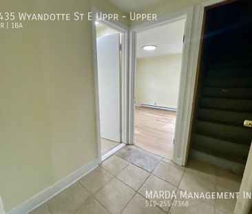 COZY 2BEDROOM/1BATH UPPER APARTMENT IN RIVERSIDE + HYDRO & GAS - Photo 6