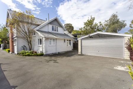 Family home in Riccarton – 4 Bedrooms plus playroom or office - Photo 4