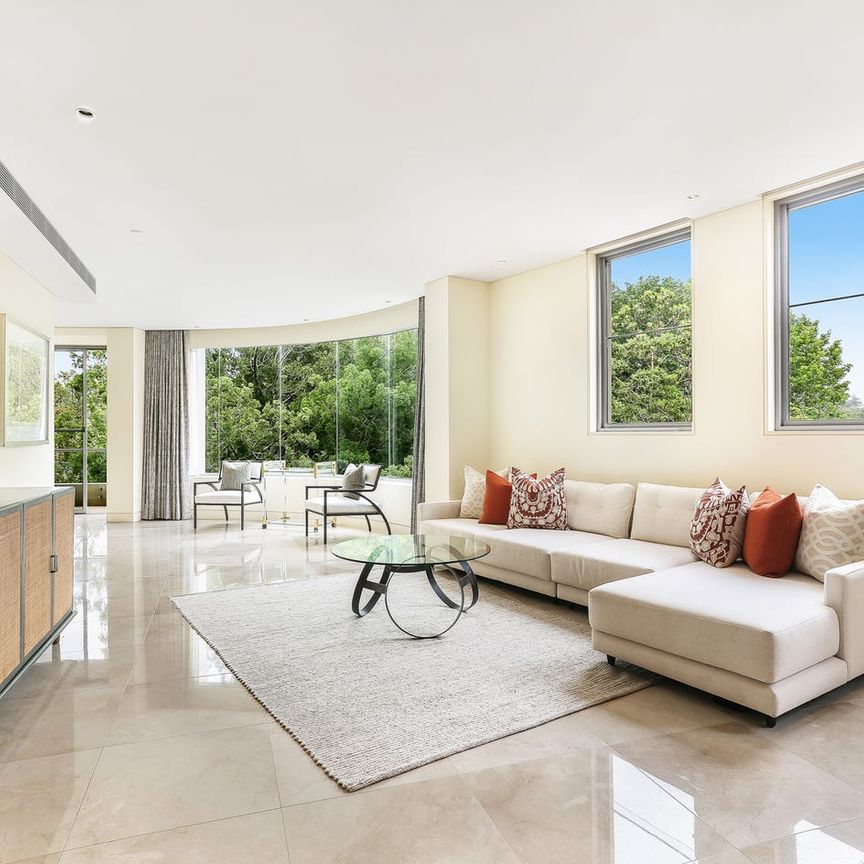 EXQUISITE LUXURY AND PRIVACY JUST MOMENTS FROM DOUBLE BAY VILLAGE - Photo 1