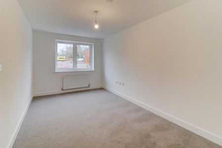 3 bedroom semi-detached house to rent - Photo 4