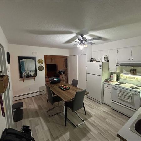 2 CH - 1 SDB - Windsor - $950 /mo - Photo 3