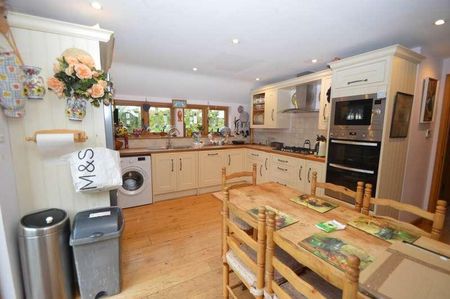 Chobham, GU24 - Photo 5