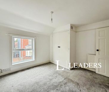 2 bedroom end of terrace house to rent - Photo 3