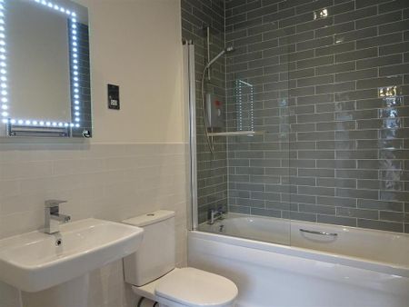 2 bedroom flat to rent - Photo 5