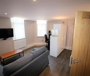 1 bedroom private hall to rent - Photo 1