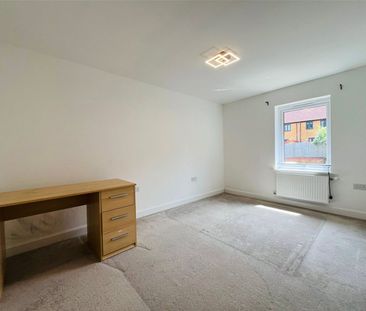 Divot Way, Basingstoke, Hampshire, RG24 - Photo 5