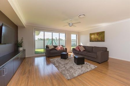 52 Holmwood Drive, Dubbo NSW 2830 - House For Rent | Domain - Photo 2