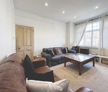 3 bedroom flat to rent - Photo 1