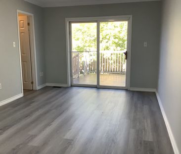 For Lease - 17 Dunsmore Lane, Barrie, Ontario - Photo 5