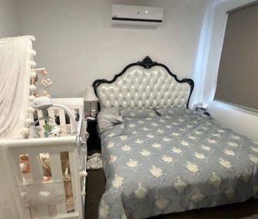 Modern Three Bedroom Townhouse - Photo 4