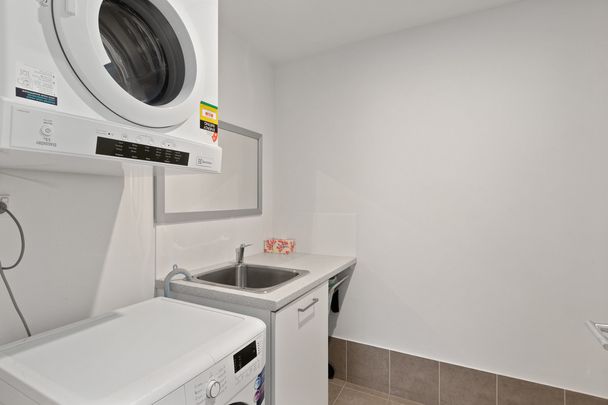 Spacious Townhouse – Burswood Peninsula Estate. - Photo 1