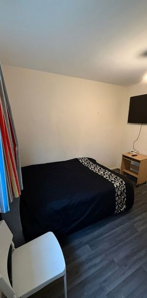 Room in a Shared Flat, Marvell House, SE5 - Photo 1