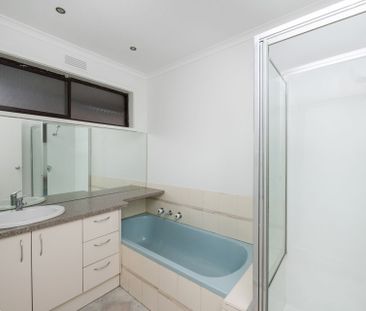 8 Strickland Road, East Bendigo - Photo 4