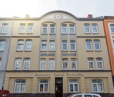 Frisch renovierte 3-Zimmer-Wohnung mit Terrasse in Bremerhaven-Lehe! - Photo 4