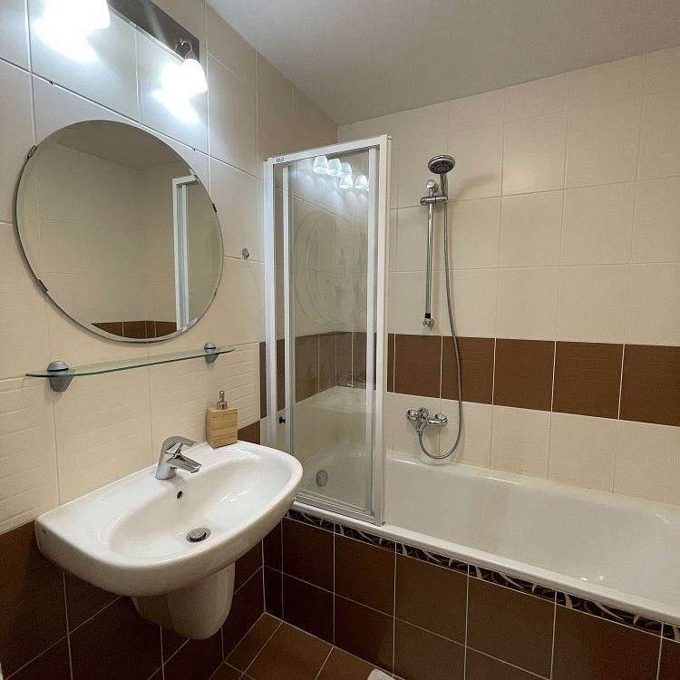 Pronájem bytu 2+1 57 m² - Fotografie 1