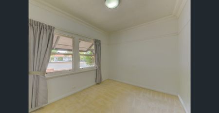 EAST TAMWORTH - Classic Three Bedroom Home for Lease - Photo 2