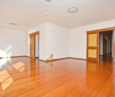 A spacious family home offering comfort and convenience in a desira... - Photo 2