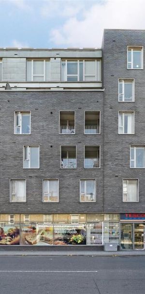 3 bedroom flat to rent - Photo 2