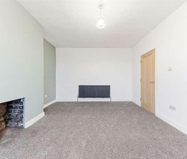 Thorpe Road, Pudsey, LS28 - Photo 1