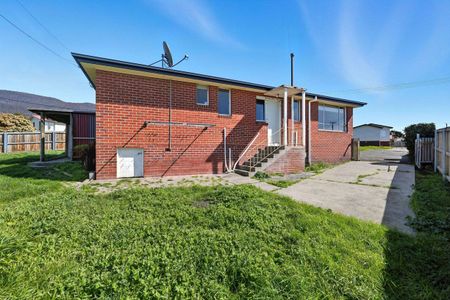 Well Maintained Family Home - Photo 3