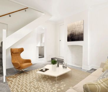 Newly refurbished charming one-bedroom terrace awaits! - Photo 3