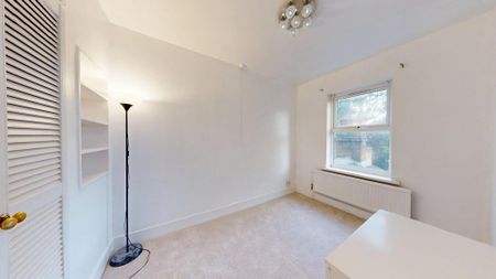 2 bedroom terraced house to rent - Photo 2