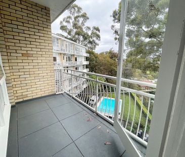 LIGHT AND AIRY ONE BEDROOM UNIT - Photo 2