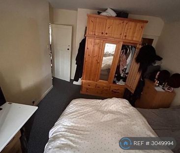 3 bedroom semi-detached house to rent - Photo 6