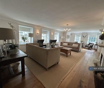 7 bedroom detached house to rent - Photo 1