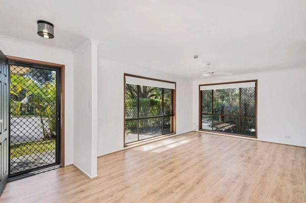 Charming Suburban Family Home: Perfect Blend of Tranquillity and Convenience! - Photo 1