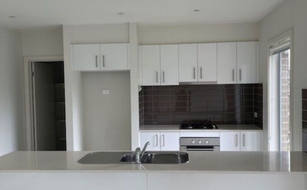 4 Sandview Place Cranbourne VIC - Photo 1