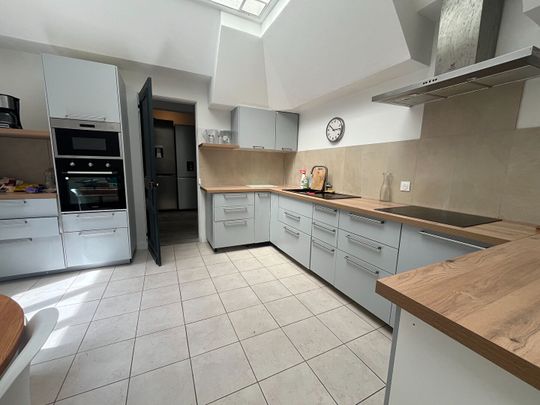 Location maison 9 pièces, 222.00m², Croix - Photo 1