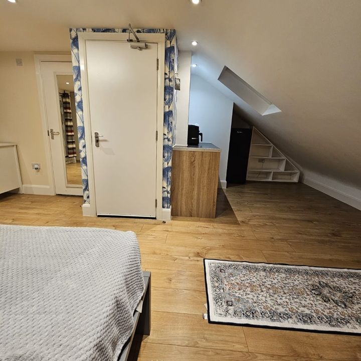 Room in a Shared House, Kinfauns Road, IG3 - Photo 1