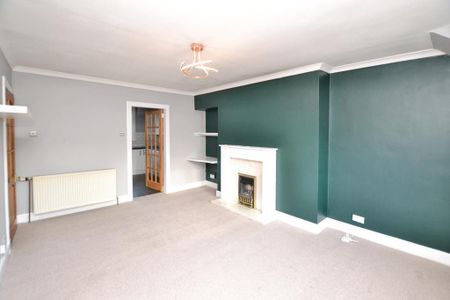 3 bedroom flat to rent - Photo 2