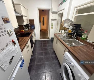 1 bedroom in a house share to rent - Photo 5