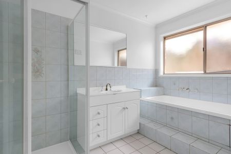 FOUR BEDROOM HOME � SPACIOUS LIVING � QUIET COURT LOCATION - Photo 5