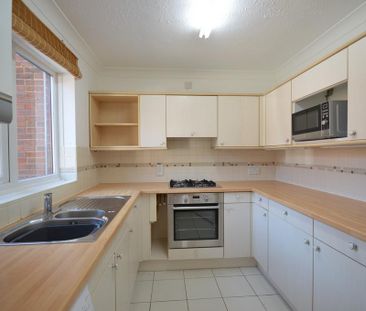 3 bedroom terraced house to rent - Photo 6