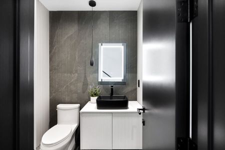 For Lease - 22A Broadview Avenue, Mississauga, Ontario - Photo 5