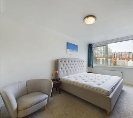 3 Bed Flat, Boardwalk Place, E14 - Photo 5