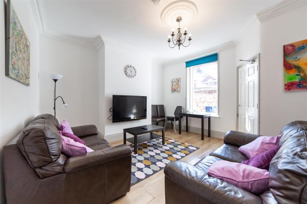6 bed terraced house to rent in Osborne Road, Jesmond, NE2 - Photo 1