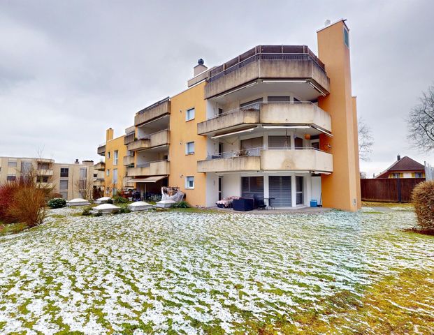 Living in the best location! - Photo 1